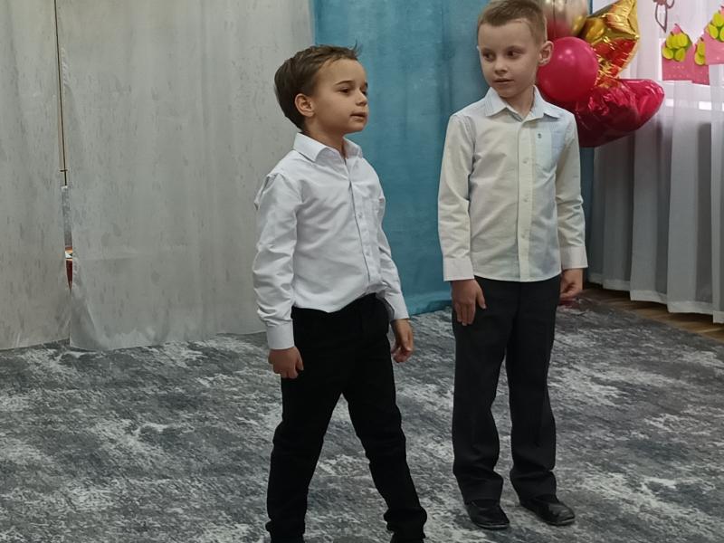 подготовительная группа дети читают стихи