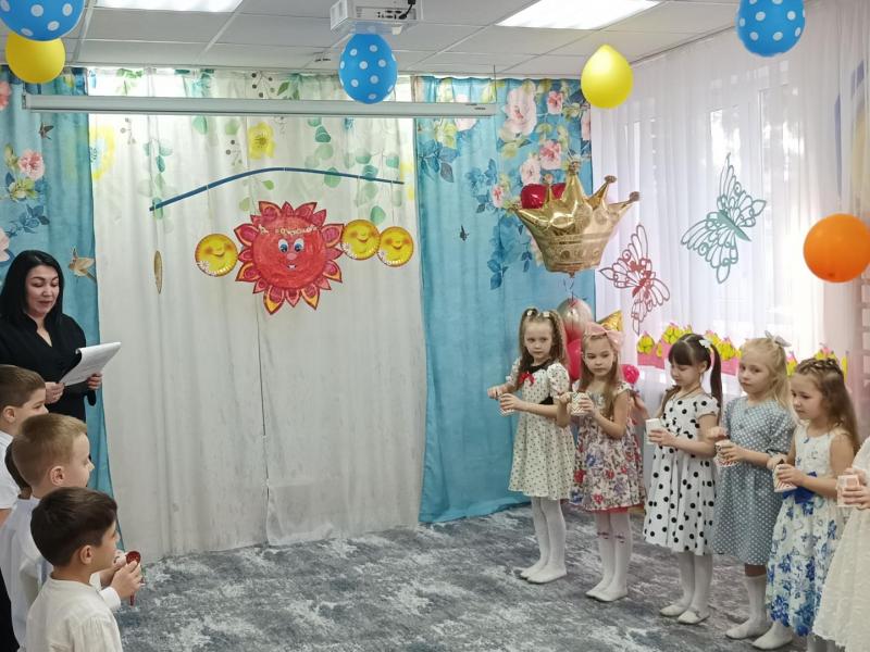 подготовительная группа дети выступают