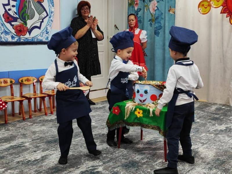 средняя группа поварята варят кашу